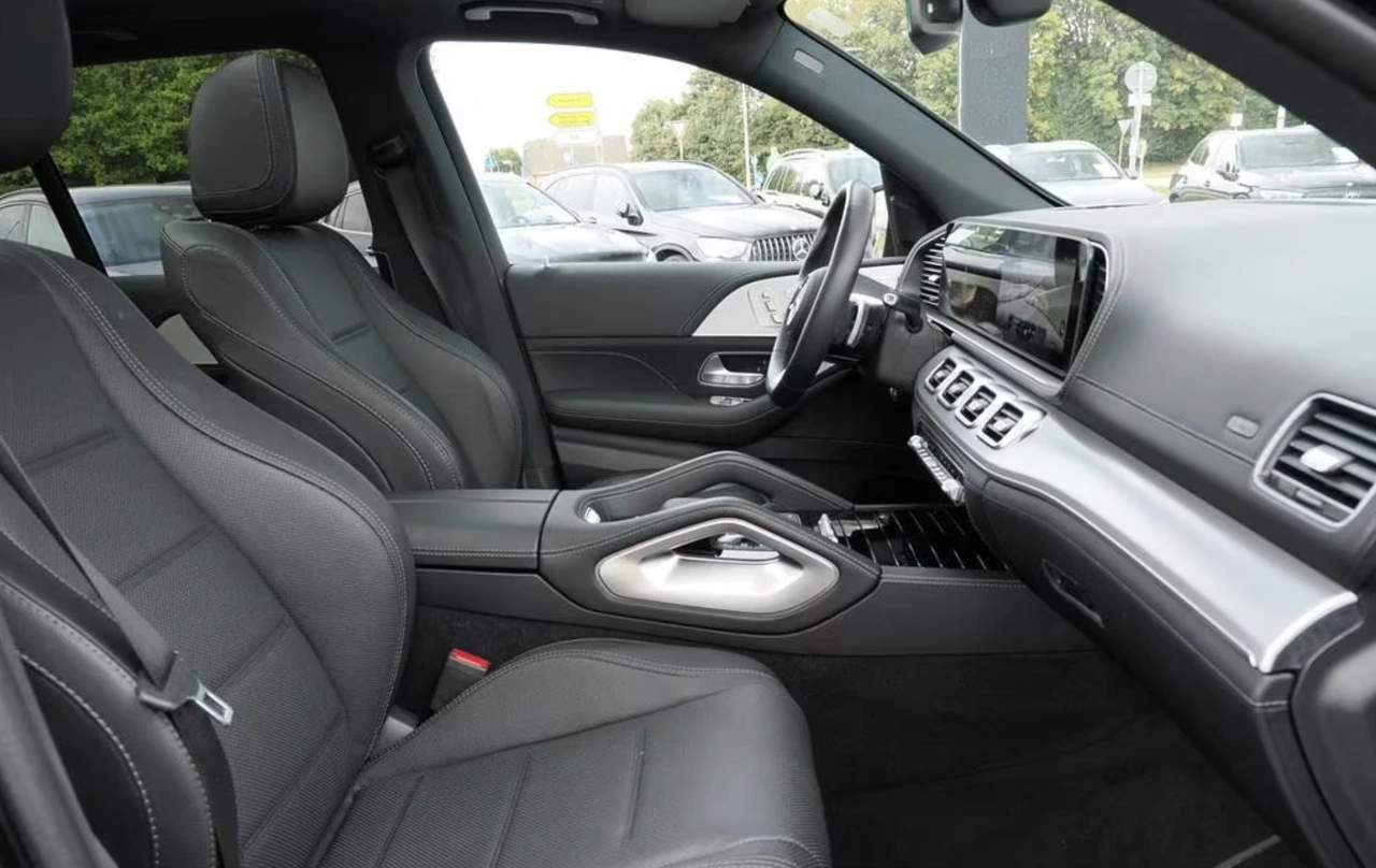 Car Image 3